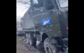 Появилось видео уничтоженной колонны РФ под Киевом